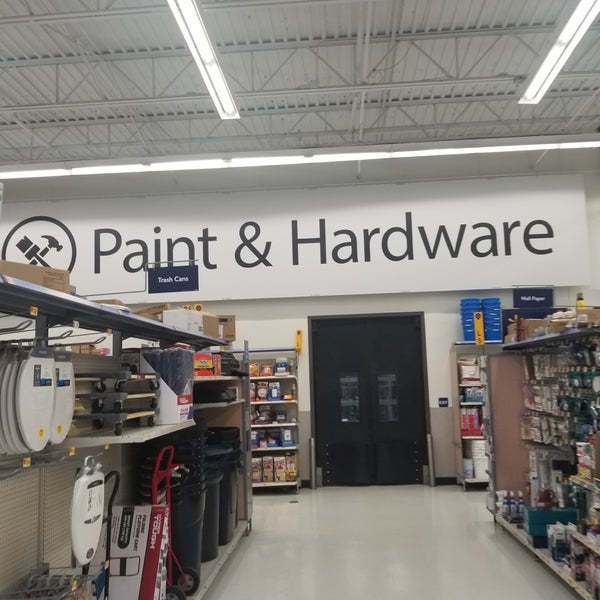 Walmart Supercenter Cumming에서 대형 매장일에서의 사진