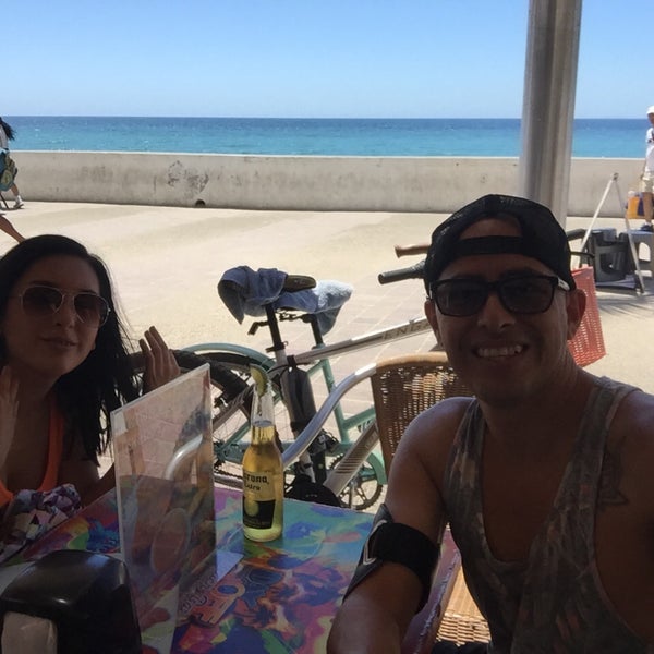 Foto tirada no(a) Day Off Beach Bar por Luigi V. em 4/24/2016