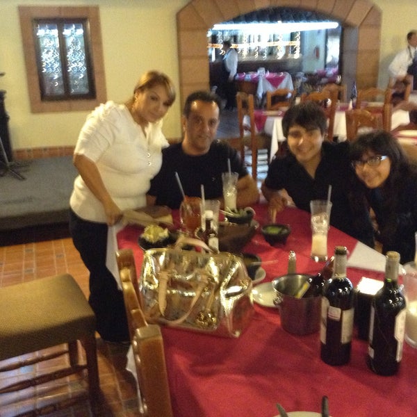 5/12/2013에 Jesus Felix G.님이 Steak Palenque에서 찍은 사진