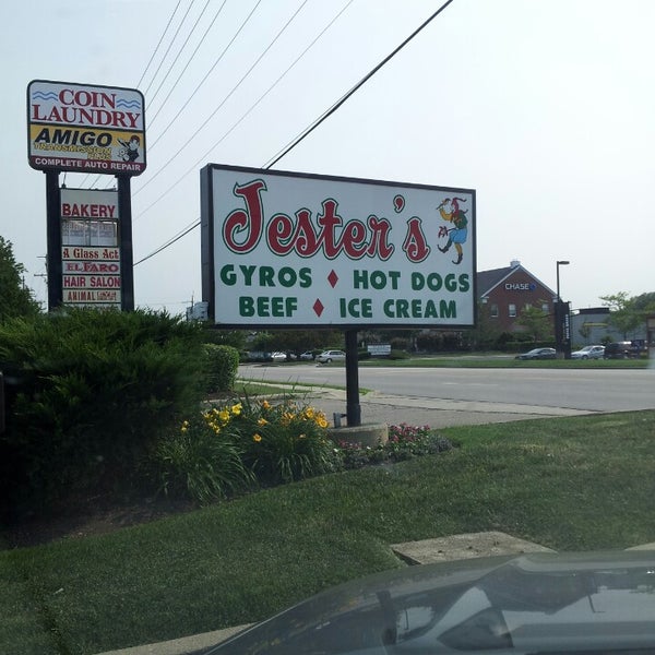 Foto tirada no(a) Jester&#39;s Fast Food por Theresa G. em 7/1/2013