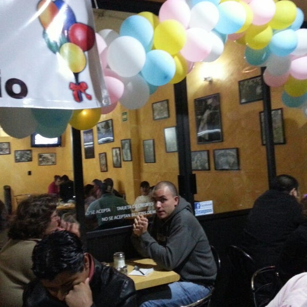 8/9/2013에 Salvador S.님이 New Moon Café에서 찍은 사진