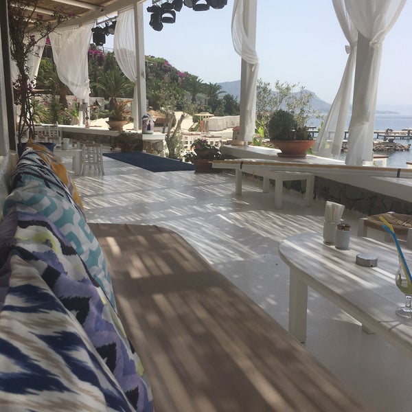 Foto tirada no(a) Elani Beach Restaurant por Fairy T. em 6/9/2018