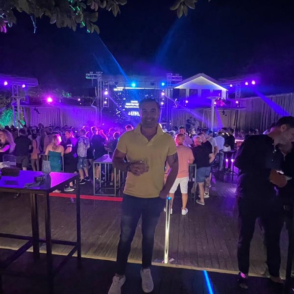 Foto scattata a Liman Restaurant Lounge Club da (🇹🇷Caner🇹🇷) il 6/14/2022