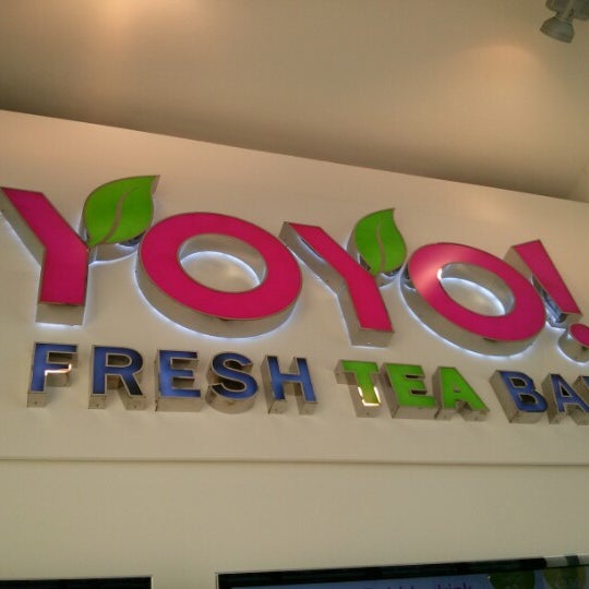 Photo taken at YoYo! Fresh Tea Bar by Mitch M. on 1/22/2013