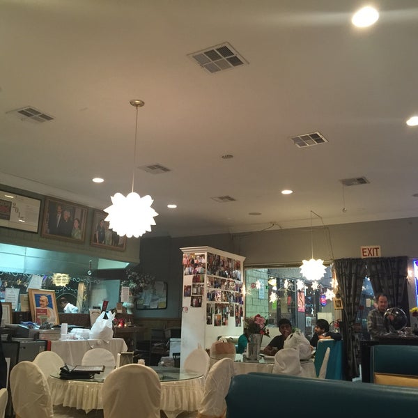 3/19/2016 tarihinde joanne w.ziyaretçi tarafından Mayura Indian Restaurant'de çekilen fotoğraf
