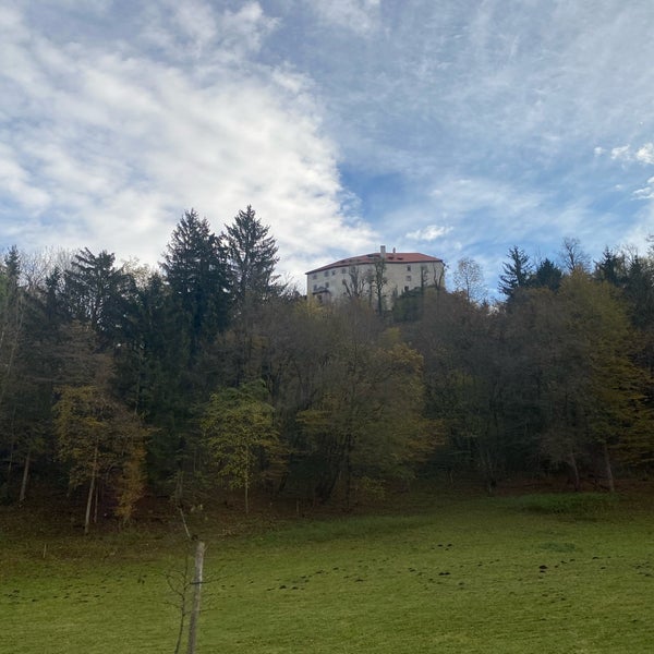 รูปภาพถ่ายที่ Blejski Grad | Bled Castle โดย Burcu💫 เมื่อ 11/14/2023