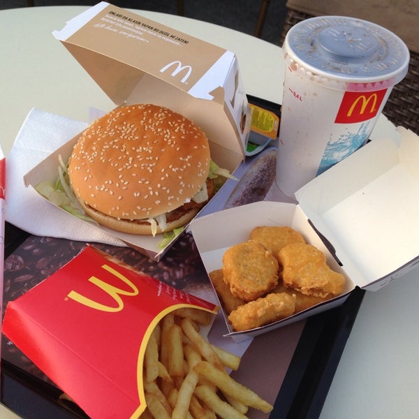 McDonald�s Fast Food Restaurant in Yalı