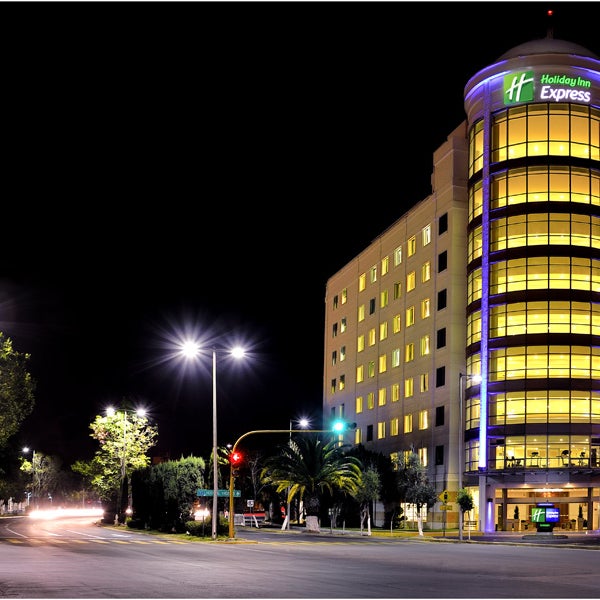 Foto tirada no(a) Holiday Inn Express Puebla por Ruvenue C. em 11/15/2013