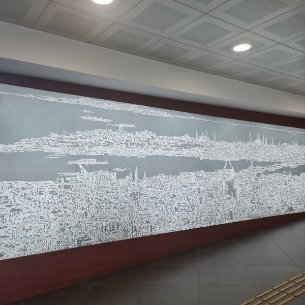 รูปภาพถ่ายที่ İstanbul Anadolu Adalet Sarayı โดย Mimi K. เมื่อ 6/1/2023