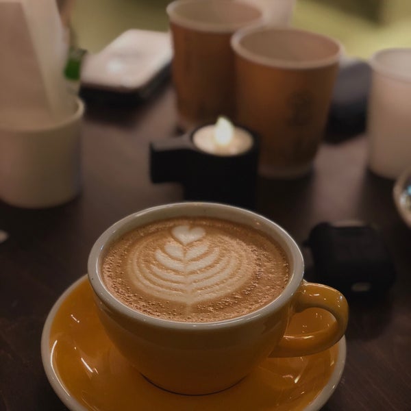 Foto diambil di Caffeination oleh Tareq pada 8/1/2018