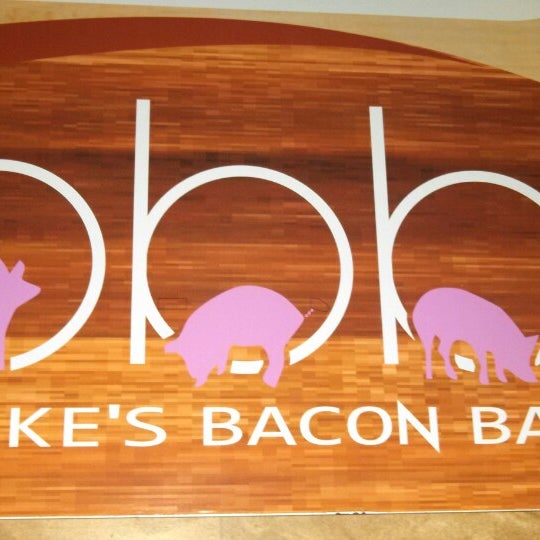 Foto scattata a Burke&#39;s Bacon Bar da Caleb M. il 11/17/2013