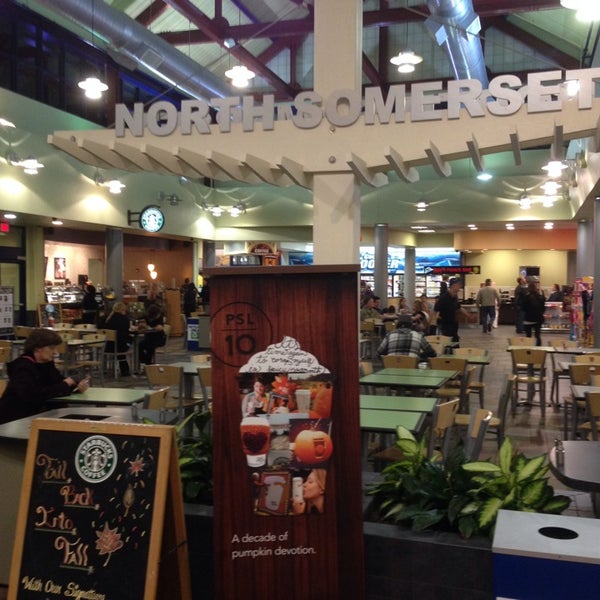 รูปภาพถ่ายที่ North Somerset Service Plaza โดย Henry H. เมื่อ 11/11/2013