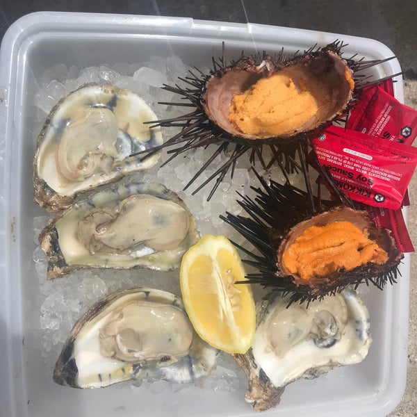 Foto scattata a Santa Barbara Fish Market da Phyllis il 5/20/2018
