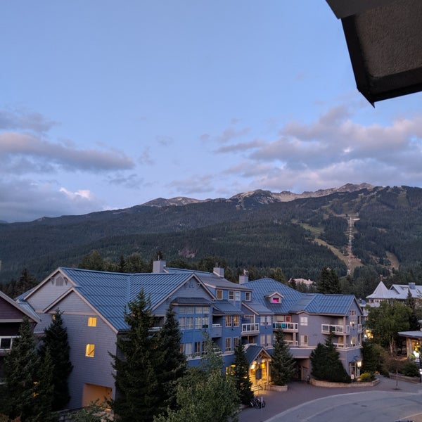 8/26/2019에 Chairman T.님이 Summit Lodge Whistler에서 찍은 사진