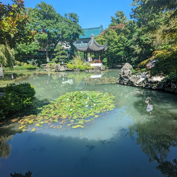 Photo taken at Dr. Sun Yat-Sen Classical Chinese Garden by Chairman T. on 7/9/2023