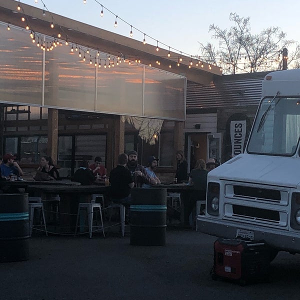 Photo taken at Ounces Taproom &amp; Beer Garden by ᴡ B. on 3/20/2019