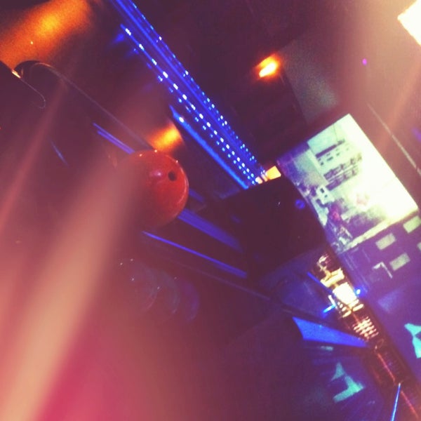 1/19/2013にLatrice B.がRevolutions Bowling &amp; Loungeで撮った写真