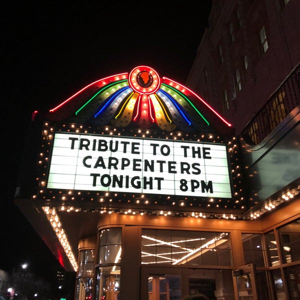 รูปภาพถ่ายที่ Genesee Theatre โดย Rich B. เมื่อ 2/22/2020