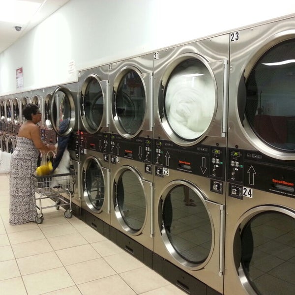 Plaza Laundry Laundry Service in Centreville