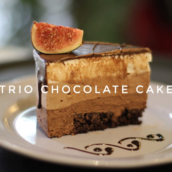 Trio Chocolate Cake. 3 katlı çikolatalı pasta.