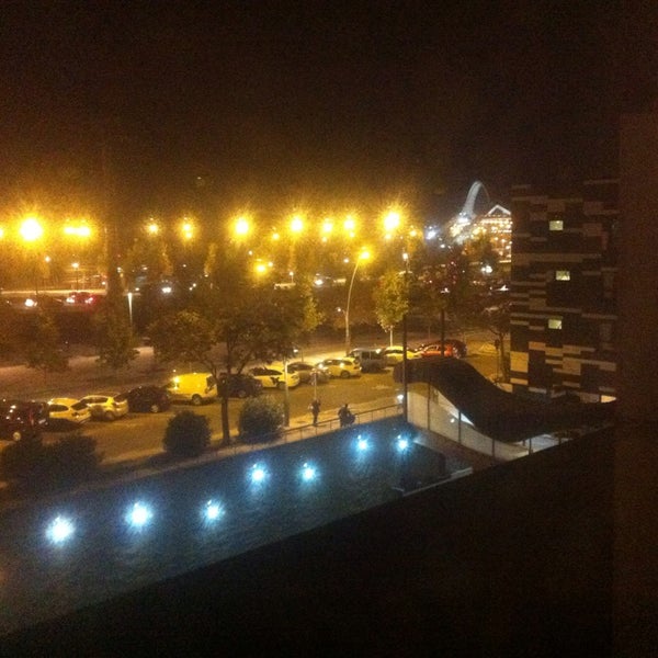11/19/2014 tarihinde Павел Ж.ziyaretçi tarafından Tryp Hotel Zaragoza'de çekilen fotoğraf
