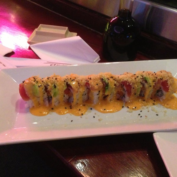 รูปภาพถ่ายที่ Umi Sushi Bar &amp; Grill โดย Larry C. เมื่อ 5/3/2013
