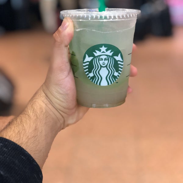 Foto scattata a Starbucks da IB il 1/14/2020