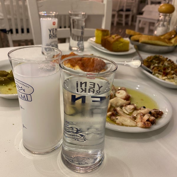 Foto diambil di Hilmi Restaurant oleh Ahmet Ç. pada 12/15/2021