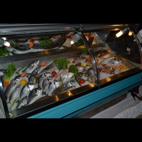 Foto tirada no(a) Beyaz Balık Restaurant por BEYAZ BALIK R. em 5/6/2013