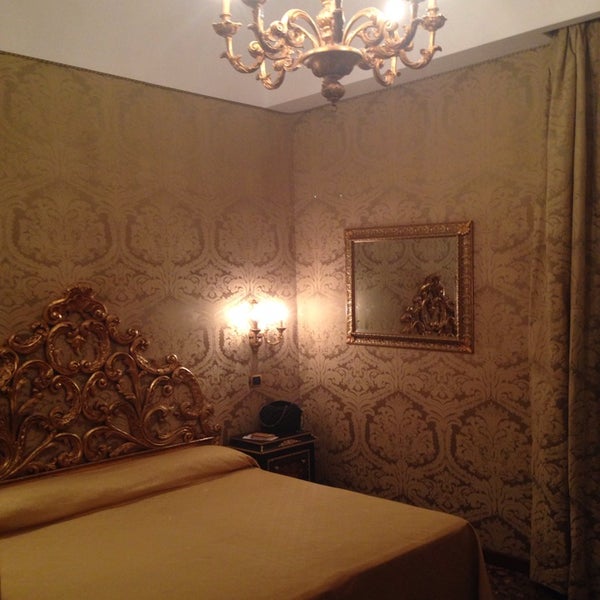 Foto tomada en Hotel Turner Rome  por Olya Z. el 7/27/2014