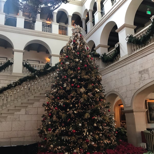 Photo taken at The Cloister at Sea Island by Alan C. on 12/21/2018