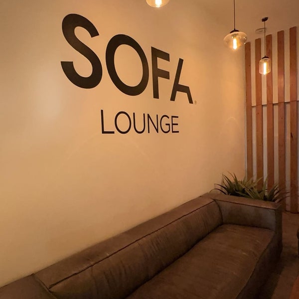 รูปภาพถ่ายที่ Sofa Lounge โดย HUSSEIN เมื่อ 2/9/2024