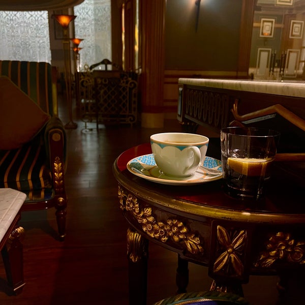 Foto scattata a Turquoise Cigar Lounge - Ritz Carlton da Dr.Ahmad il 6/2/2024