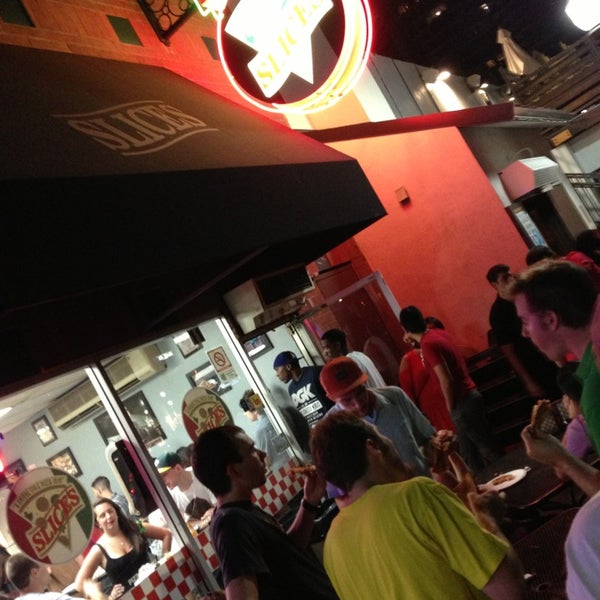 5/25/2013にDr. E.N. S.がSlices Pizzaで撮った写真