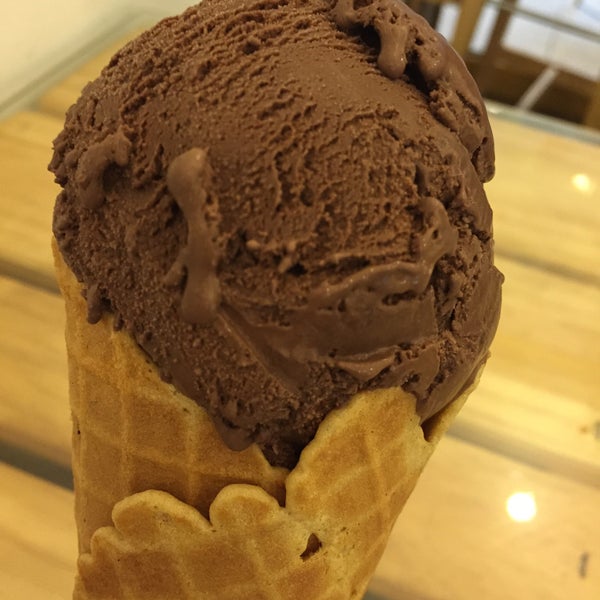 Photo prise au Merely Ice Cream par Wynn le3/6/2015