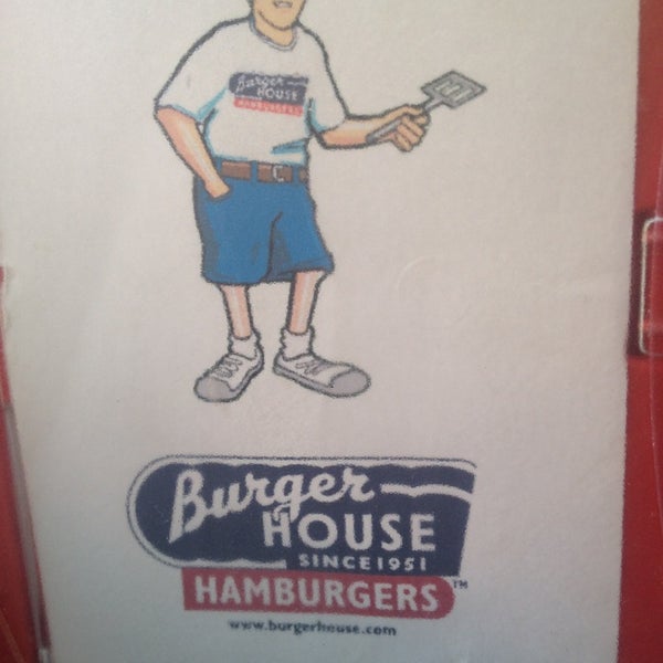 รูปภาพถ่ายที่ Burger House โดย Diane J. เมื่อ 1/20/2013