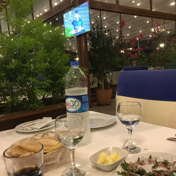 Foto tirada no(a) Kolcuoğlu Restaurant por Ömer em 5/17/2017