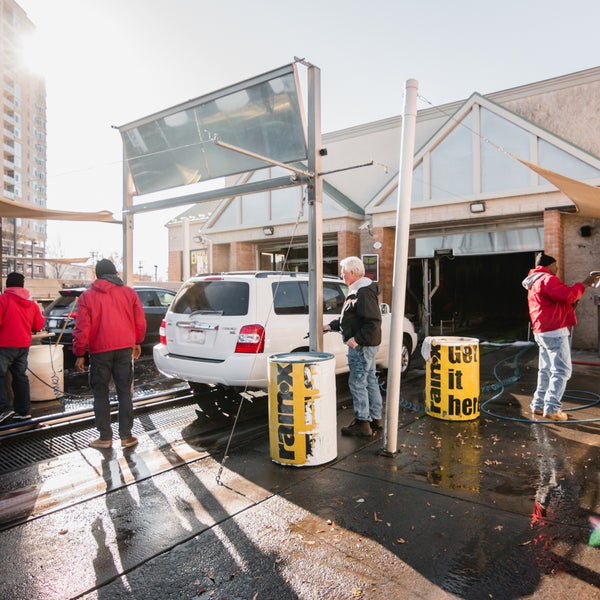 12/11/2017 tarihinde Flagship Carwash Centerziyaretçi tarafından Flagship Carwash Center'de çekilen fotoğraf