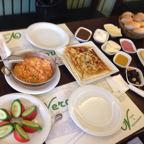 10/30/2014 tarihinde 💛❤️PIN@R💛⭐️⭐️⭐️⭐️❤️ziyaretçi tarafından Veranda Cafe &amp; Restaurant'de çekilen fotoğraf