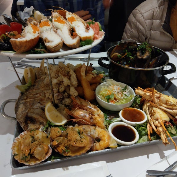 Photos at Richmond Oysters 14 tips from 381 visitors