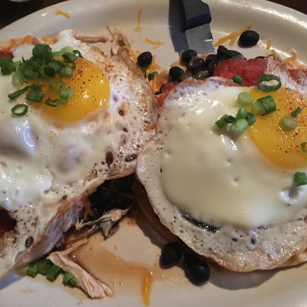 Wow... the huevos rancheros are amazing at brunch time!