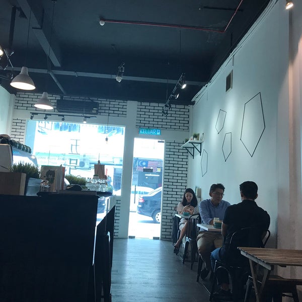 Photo taken at Cafe 5 (五号咖啡.松饼屋) by Archee M. on 8/9/2019