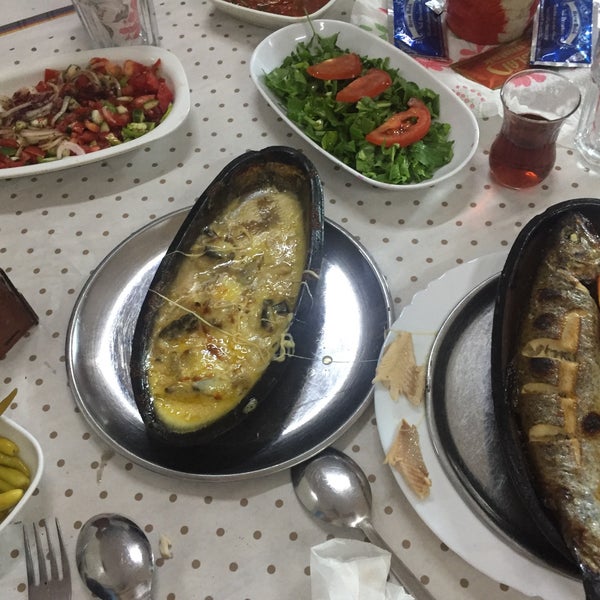 Das Foto wurde bei Bayır Balık Vadi Restaurant von Derya B. am 8/19/2019 aufgenommen