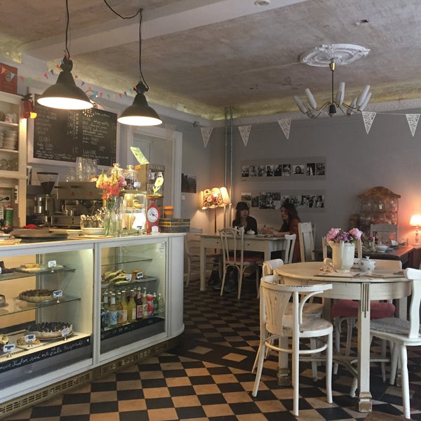Photo prise au eliza - Café &amp; Lieblingsstücke par Anna J. le6/8/2019