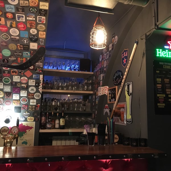 Foto diambil di Resto Bar FULL HOUSE oleh Катерина Г. pada 3/31/2017