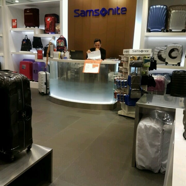 samsonite connaught place