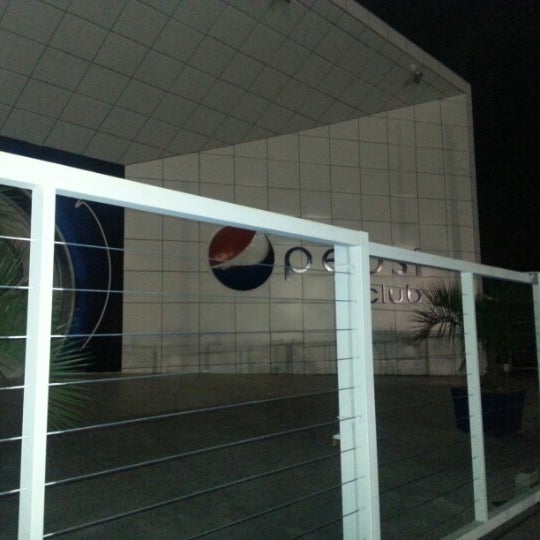 รูปภาพถ่ายที่ Pepsi Club โดย Richard P. เมื่อ 1/23/2013