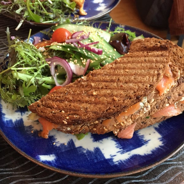 Smoked salmon sandwich