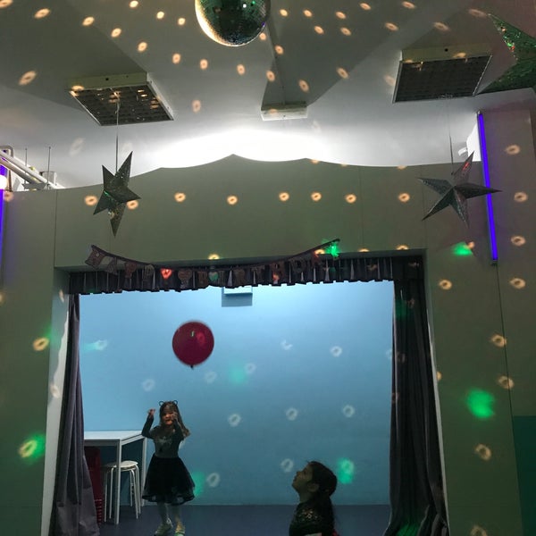 реплика на сцене. реплика на сцене. экспериментальная сцена.