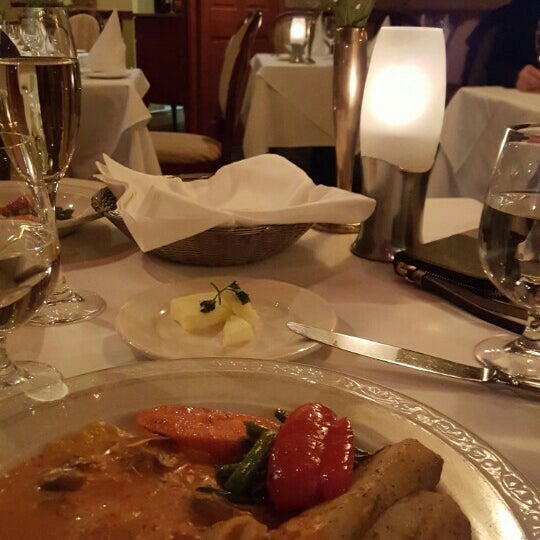 Photo taken at Osteria de Medici Restaurant by Tete A. on 2/15/2016
